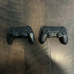 PS4 Controllers 
