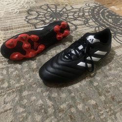 Adidas Size 10.5 Soccer Cleats Golleto