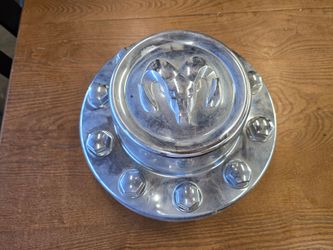 11-18 Dodge Ran Wheel Cap (Only One)