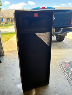JBL TR225 Two-Way 15” Portable PA Speaker