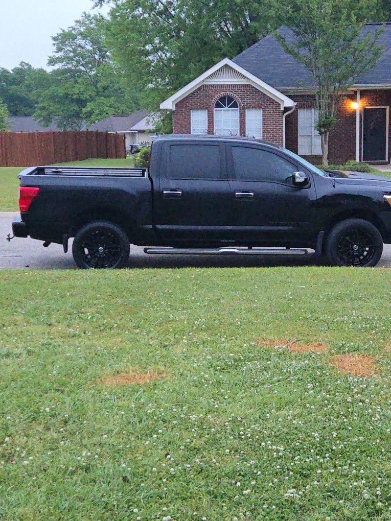 2018 Nissan Titan