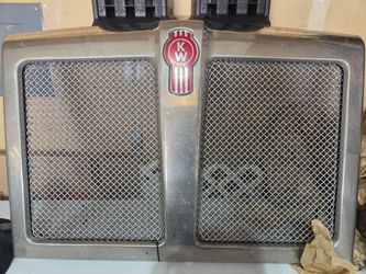Genuine Kenworth T880- L29-6240-110 Grille Crown Assembly