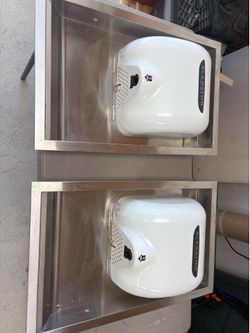 XLERATOR EXCEL HAND DRYERS