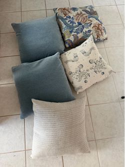 Multiple designer square couch or sofa throw pillows