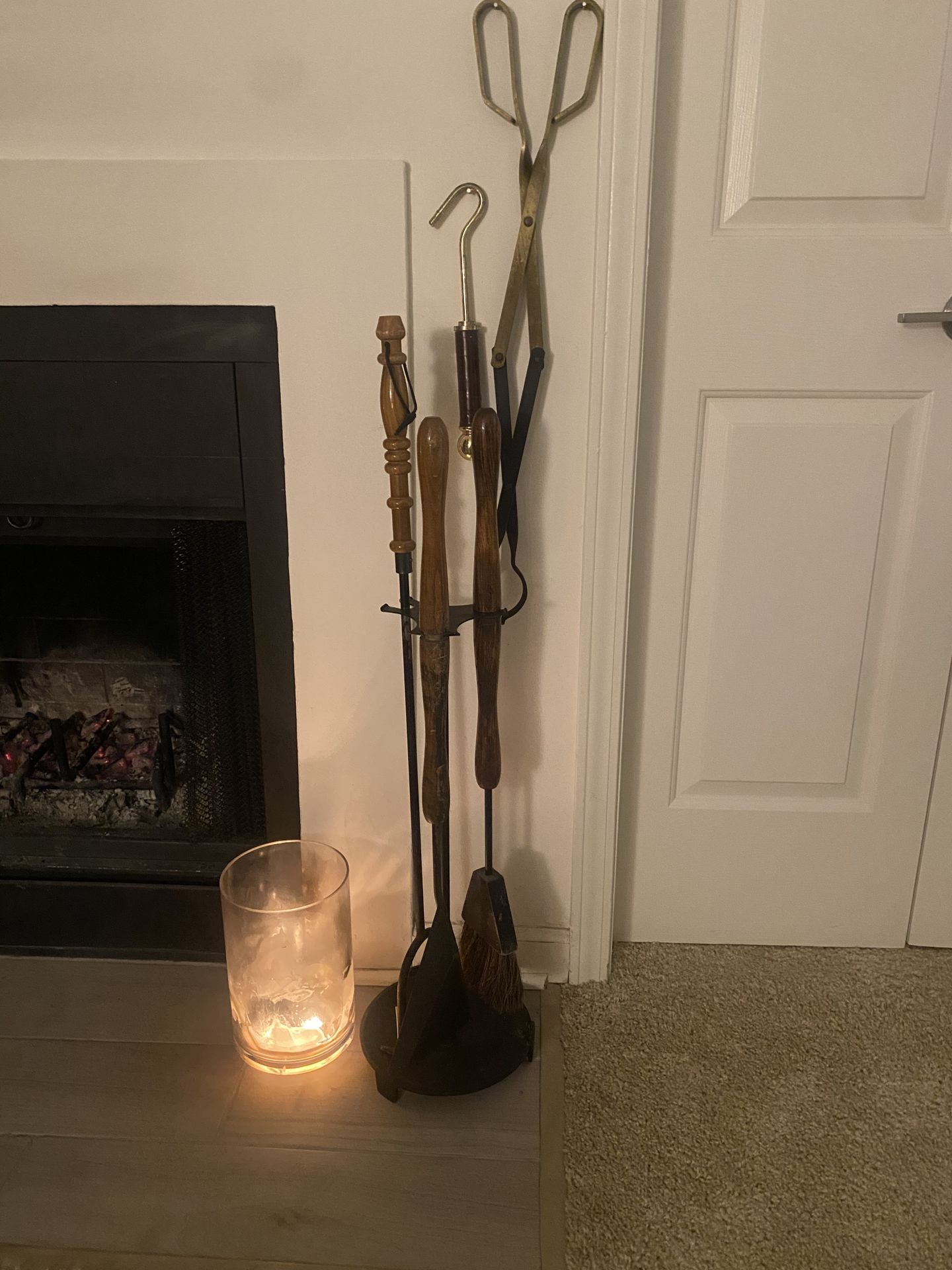 Fireplace tool set