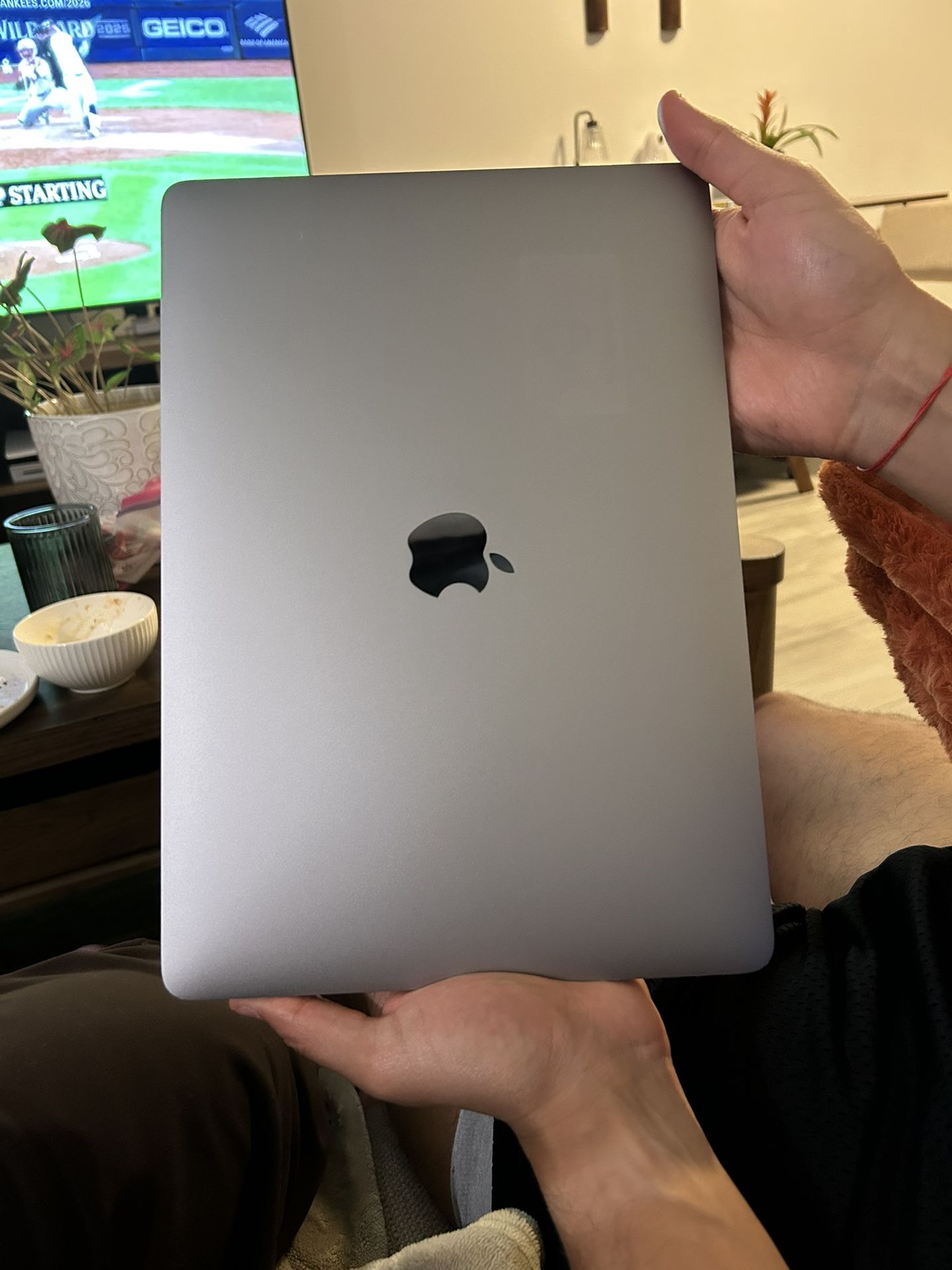 Mac Book Air 2017 With Charger