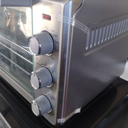 Black And Decker Toaster Oven New  $40