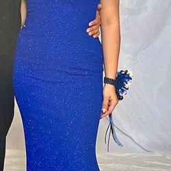 Prom Dress Size 4, Medium