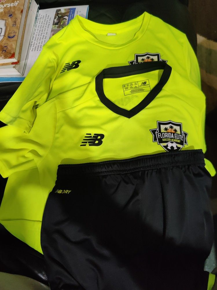 Florida Elite Soccer ⚽  Uniform - 2 Yellow Jersey, 1- black Shorts - Medium Boys 