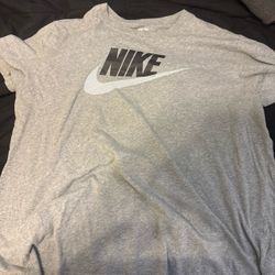Nike Graphic T-Shirt Grey