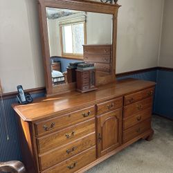 Kincaid Solid Oak Bedroom Set 