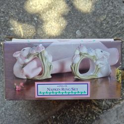 Ceramic rabbits & tulips napkin ring set