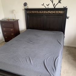 New wooden Bed Frame Queen size