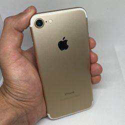 IPhone 7 128gb GOLD(UNLOCKED) 