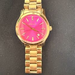 Michael Kors Runway MK5801 Gold Tone Pink Dial Analog Ladies Watch