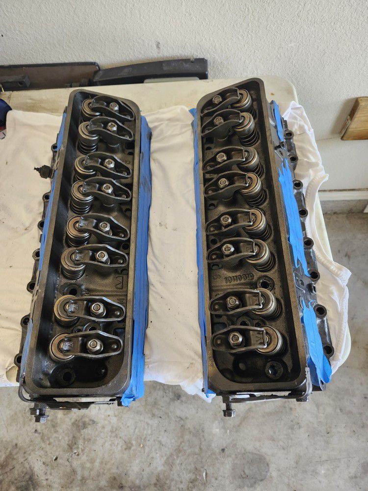 small  block chevy 350 heads 5.7 