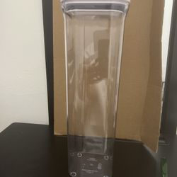 OXO Good Grips 2.1 qt/2.0 L Container