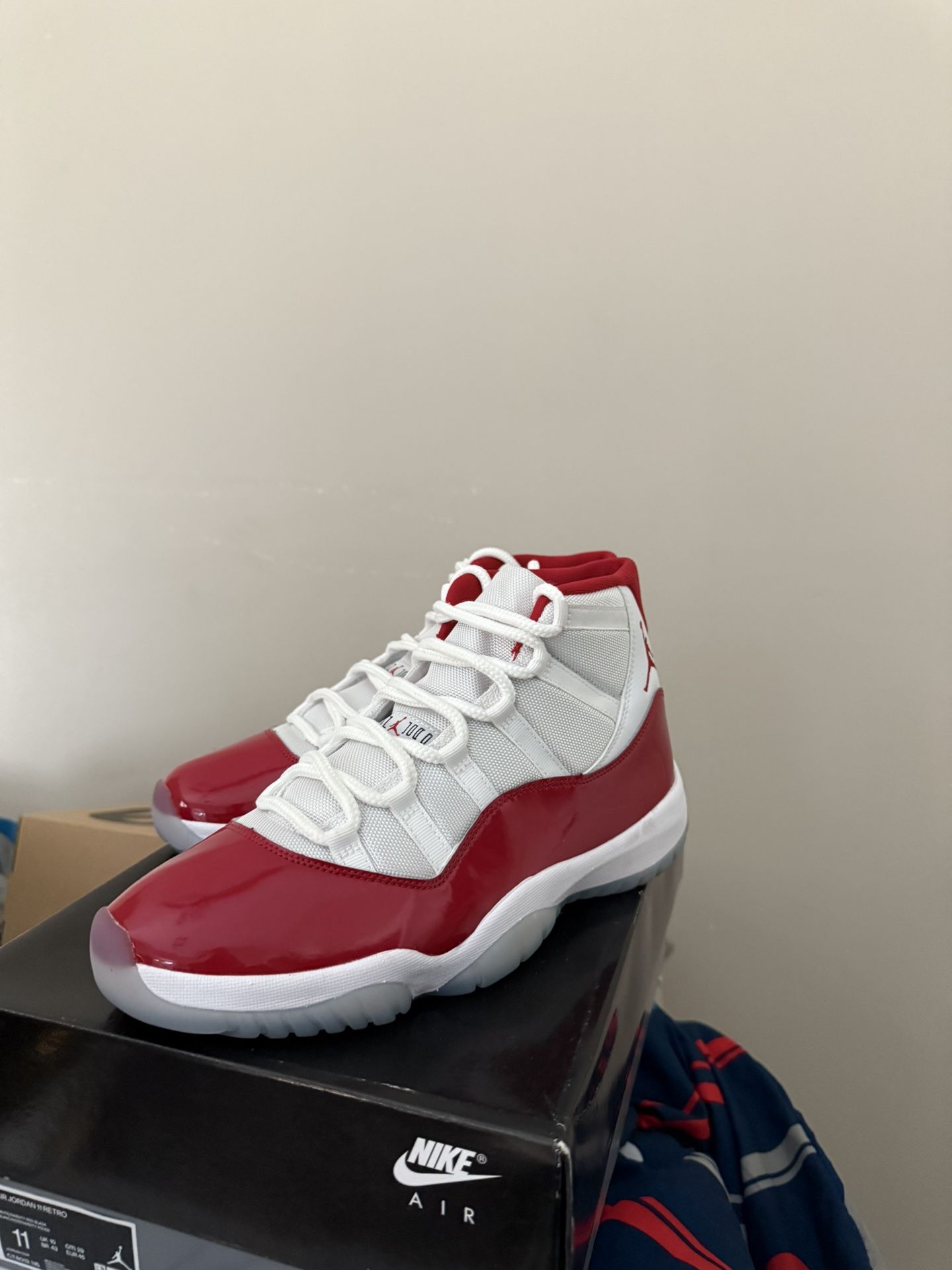 Jordan Retro 11 Cherry Size 11
