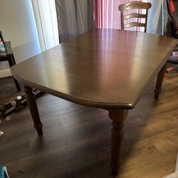 Solid Wood Dining Table w/ 4 Chairs – Expandable 
