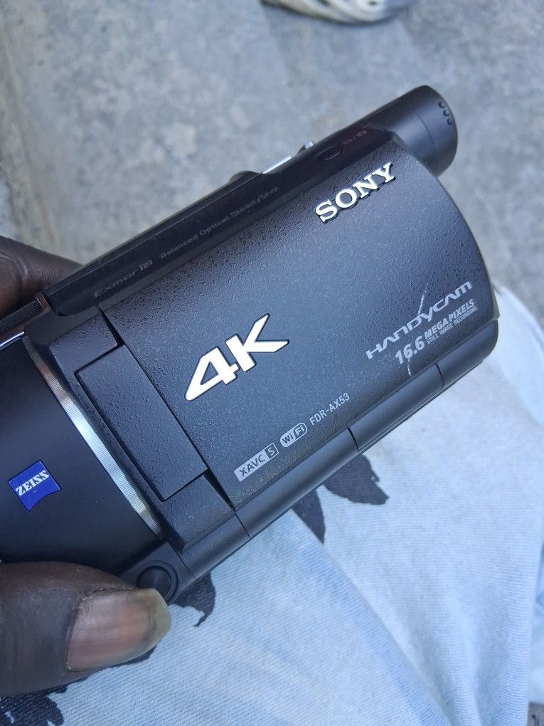 Sony 4k Uhd Needs Batterie