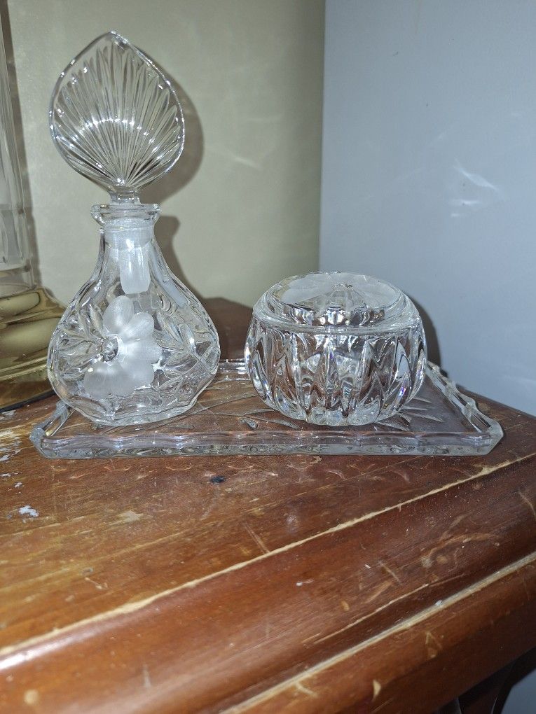 Princess House Purfume And Powder Tray Heritage Design