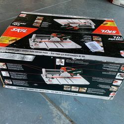 Skilsaw Flooring Saw - New