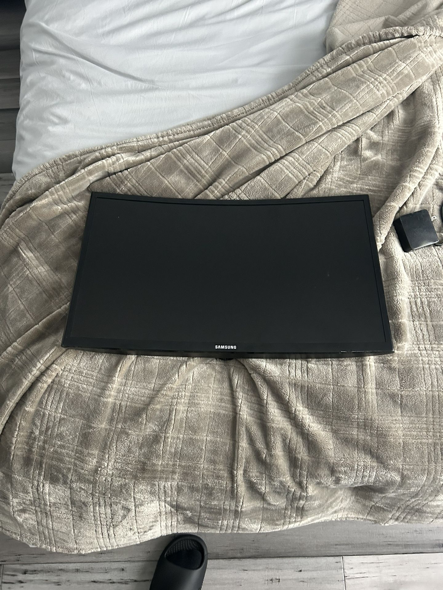 Monitor, 24 Inch