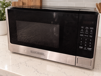 ✨ BLACK+DECKER Countertop Microwave – Excellent Condition