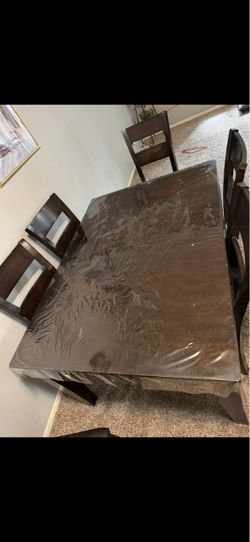 Kitchen table/ kitchen nook