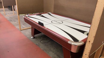 Air hockey