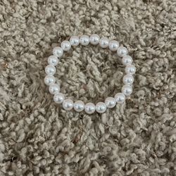 Pearl bracelet
