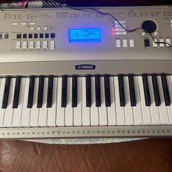 Yamaha YPG-235 Keyboard Piano 