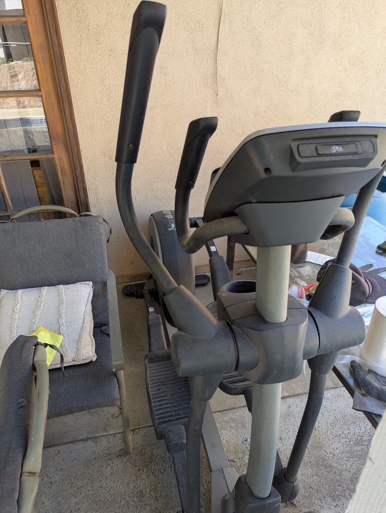 NordicTrack E5.5 elliptical trainer.