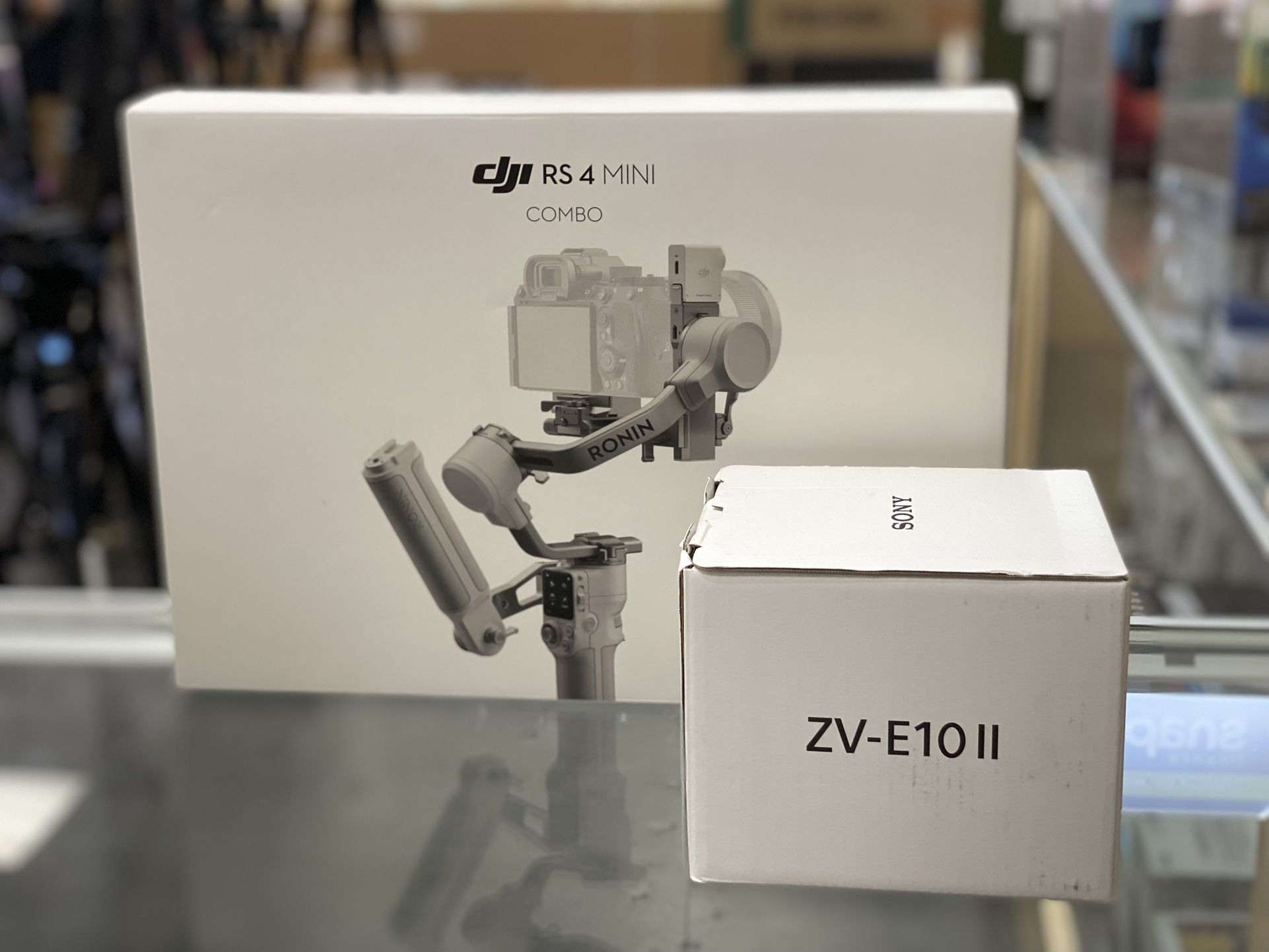Sony ZV E10 II Kit W/ Dji RS 4 Mini Combo