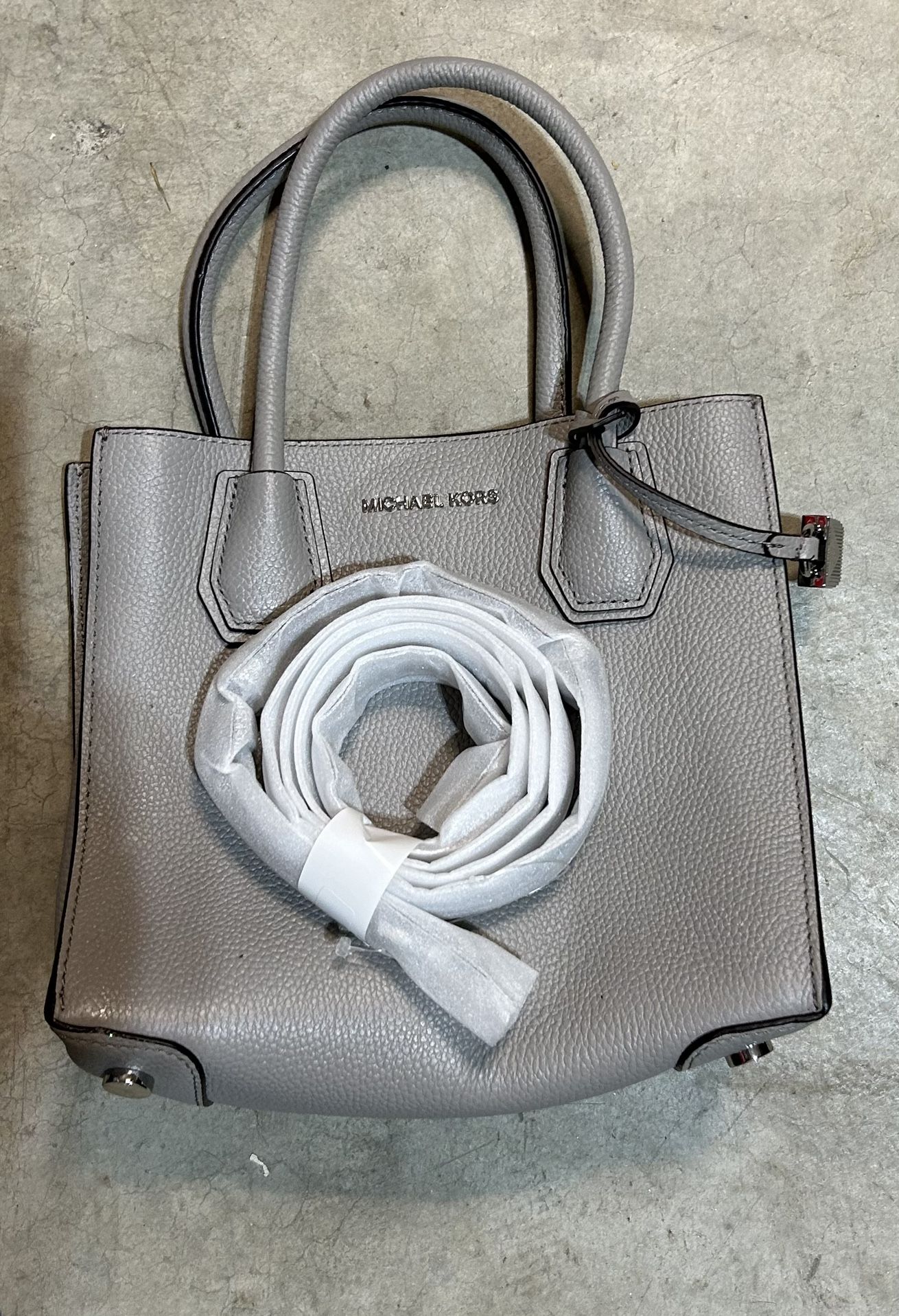 New Never Used Michael Kors Handbag With Strap