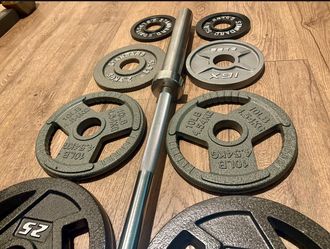 NEW Olympic Equipment: 6 ft Silver Barbell With Weight Plates: 45s to 2.5s Total: 287 lbs.