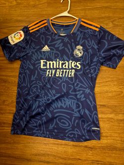 Real Madrid 21/22 away jersey