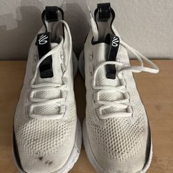 Curry Flow 8 Under Armour Size 8.5