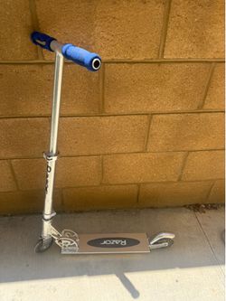Razor scooter