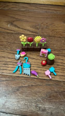Hello Kitty Gardening Set
