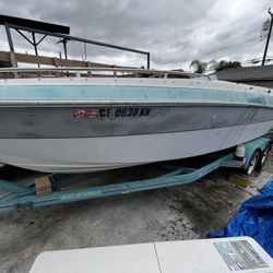 Four Winns 220 Horizon with Trailer