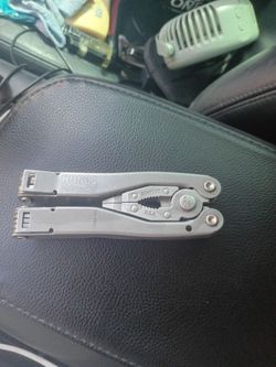 Shrade USA made multi tool