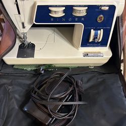 Singer Sewing Machine Model 771 With Case