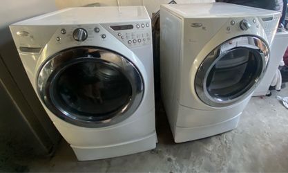 Whirlpool Duet Steam washer & gas dryer set