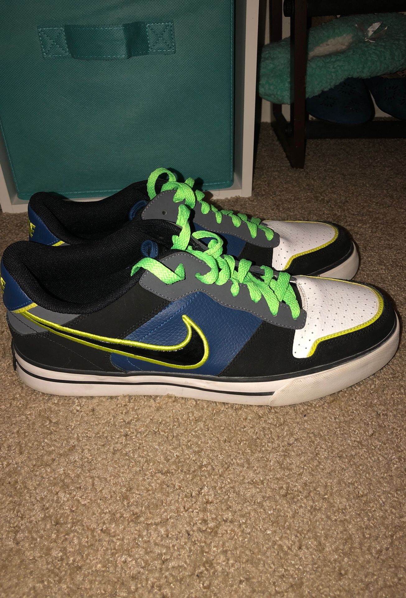 Nike low cut shoes men’s size 10