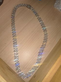 Silver knecklace