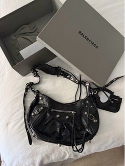 BALENCIAGA LE cagole Medium 2023