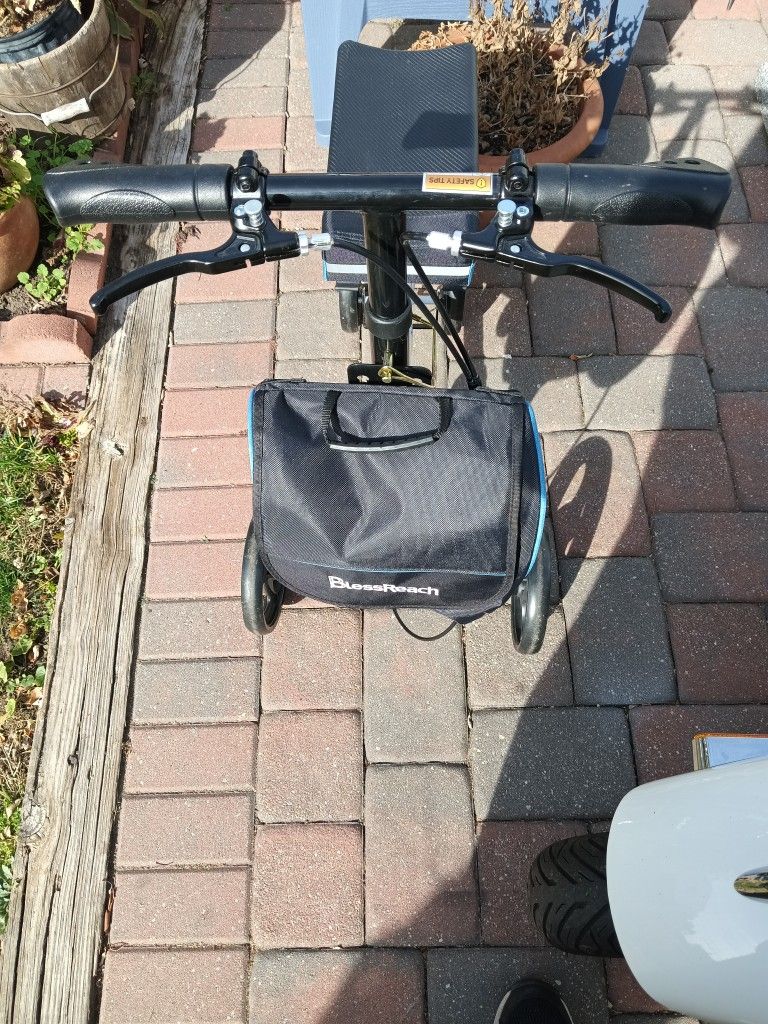 Knee Wagon