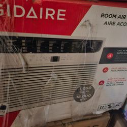 Window Air Conditioner With Heater  18,000 BTU 230V