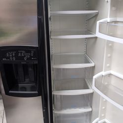 Refrigerator whirlpool